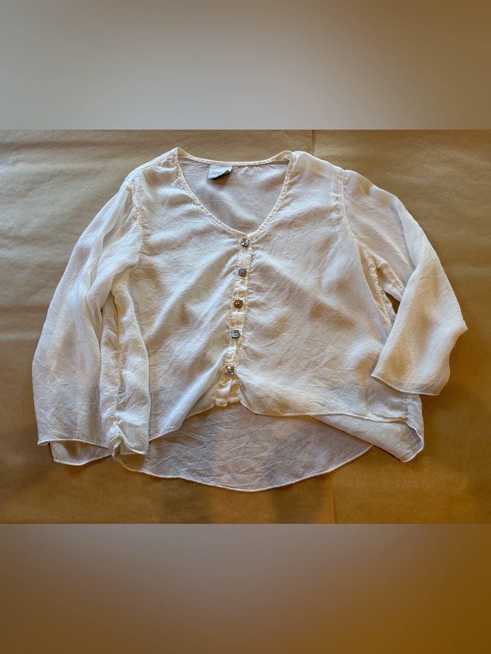 Women's Cream Button-Front High-Low Blouse - Picture 2 of 9